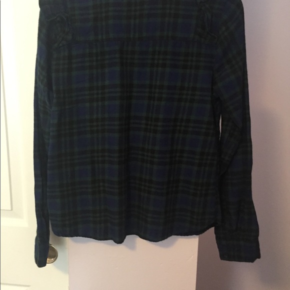 Front ruffle detailing button up - Picture 2 of 2